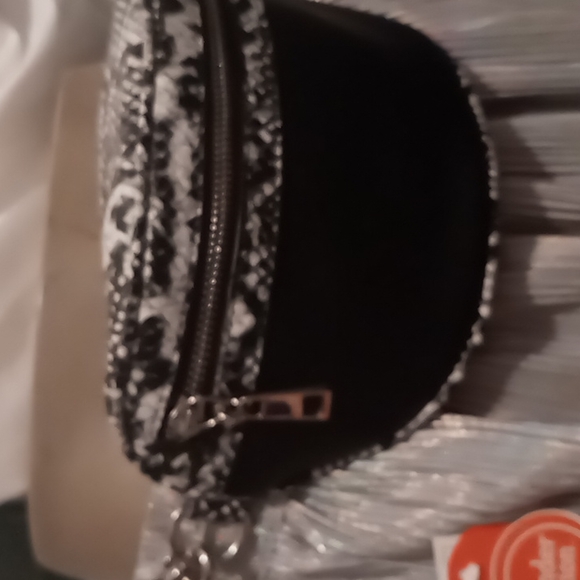 Time &Tru fanny pack - Picture 6 of 9